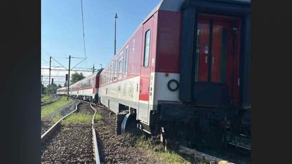 Na stanici Nové Mesto sa vykoľajil železničný vozeň