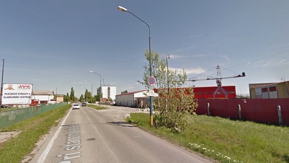 Vo Vajnoroch v noci horel sklad pri letisku  - do akcie bolo nasadených až 24 hasičov!