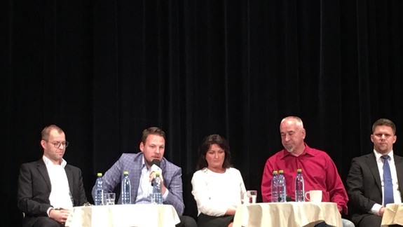 Miroslav Dragun víťazom prvej debaty kandidátov na starostu Petržalky