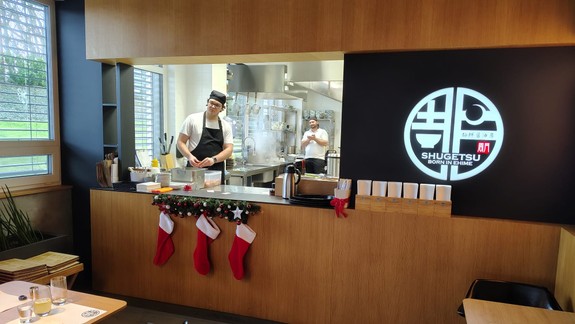 BEDEKER GURMÁNA Ak máte chuť na japonskú kuchyňu, toto bistro je dobrá voľba