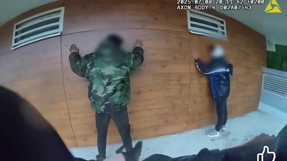 Ďaleko neušli: Policajti zadržali dvojicu zlodejov