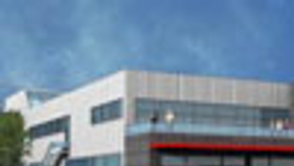 Centrum Hron obnovia do novembra