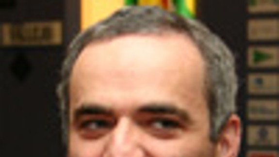 Kasparov v Bratislave v októbri odohrá simultánku