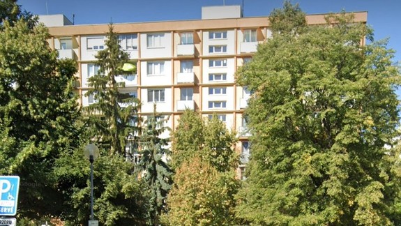 Zlyháva výťah, alebo aj technik? Ružinovskí seniori sú celé dni uväznení v bytoch