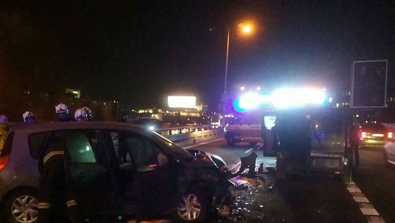 Na Panónskej ceste sa zrazil plne obsadený mikrobus s osobným autom