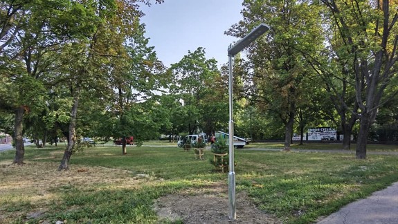 FOTO: V Ružinove pribudnú solárne lampy, kde ich nájdete?