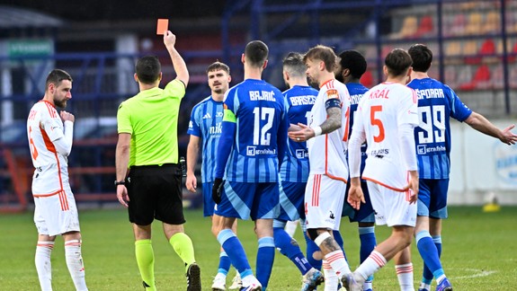 Futbalisti Slovana Bratislava remizovali v zápase s Ružomberkom