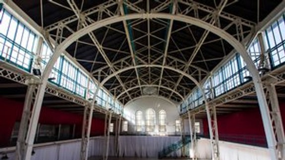 Starú tržnicu nakoniec poslanci prenajali Aliancii