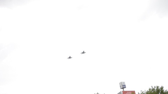 FOTO a VIDEO: Ľudí vystrašili dve stíhačky letiace dnes predpoludním ponad Dunaj!