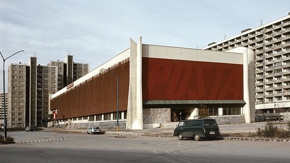 FOTO: Nedocenená architektúra Petržalky - má svoje čaro i kvalitu!