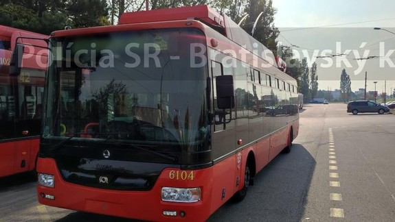 Strašné: Vodič trolejbusu jazdil s alkoholom v krvi. Nafúkal 1,1 promile