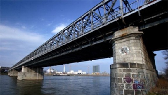 Mesto začne v polovici roka výstavbu Starého mosta