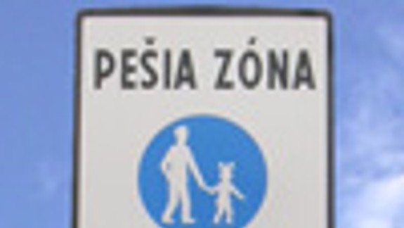 Dopravný režim v pešej zóne porušujú aj diplomati