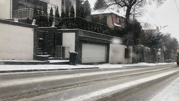 V Bratislave sa stalo viacero nehôd, tvoria sa kolóny, polícia vyzýva k opatrnosti