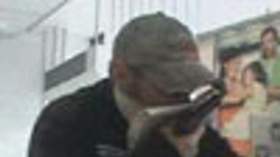 Zlodej si z banky odniesol 7 000 eur