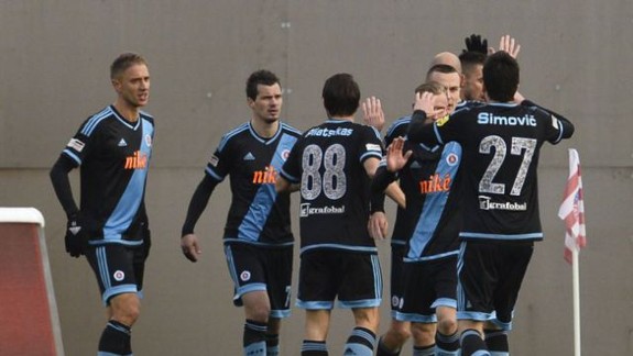 Boj o futbalový titul dostal po víťazstve Slovana novú zápletku