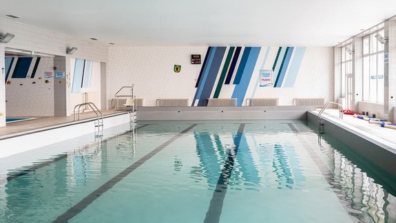 Od pondelka znovuotvoria mestskú plaváreň v Pezinku