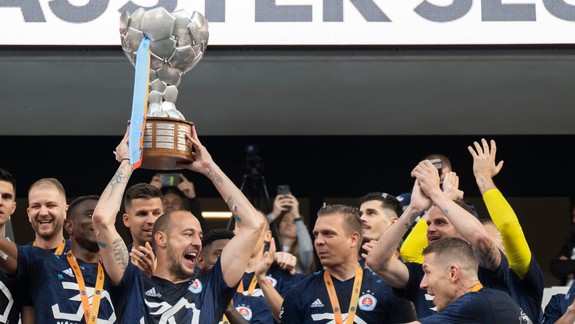 Futbal: Majstrovský Slovan ukončil sezónu triumfom nad Ružomberkom 5:1