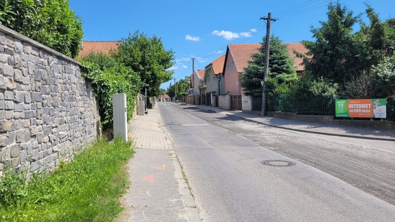 V Devíne opravujú vozovku, treba rátať s obmedzením