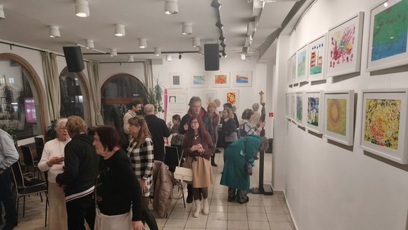 Nevidiaci umelci vystavujú svoju tvorbu v Dome Quo Vadis