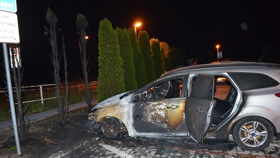 Rušná noc: V Rači zhorelo auto