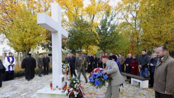 Na vojenskom cintoríne bola pietna spomienka