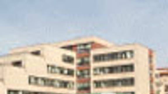 Petržalská poliklinika pre pacientov zostáva