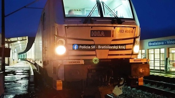 Poznáte pána na fotografii? Hľadajú ho v súvislosti s tragédiou na železnici