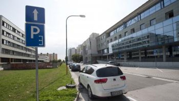 Petržalka schválila prvé kroky k rezidentskému parkovaniu