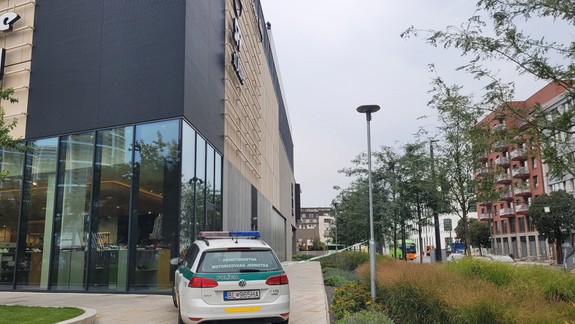 Dobili človeka bez domova na smrť? Pracovníci SBS a policajti v Ružinove čelia vážnemu podozreniu