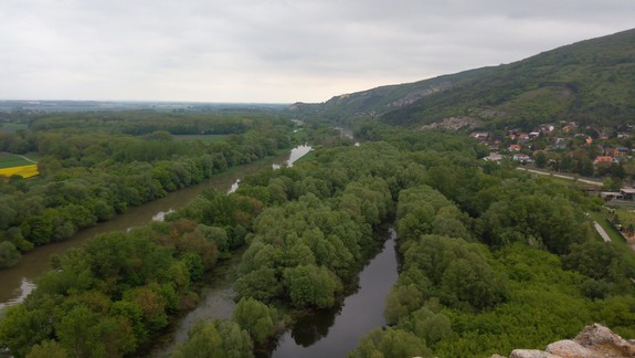 Stavba vyhliadkovej veže na Devínskej Kobyle je v nedohľadne, kto je za to zodpovedný?