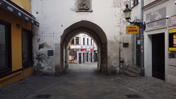 Zábery aj z ulíc Bratislavy: Film E. Prausa Neznámy strach vypovedá o stave spoločnosti po pandémii