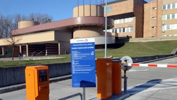 Nemocnica prenajala parkoviská, ktoré sú na mestských pozemkoch