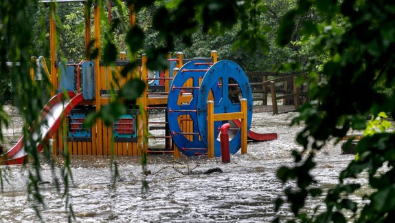 VIDEO: Apokalypsa na Železnej studničke, pod vodou sa ocitli viaceré oblasti Bratislavy