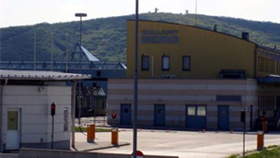 Prestavba priechodu Petržalka-Berg potrvá do mája 2016