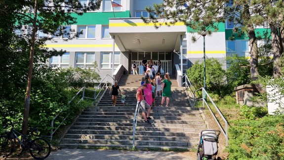 Na vybavenie dokladu na polícii si počkáte poriadne dlho. Niektoré služby idú aj elektronicky