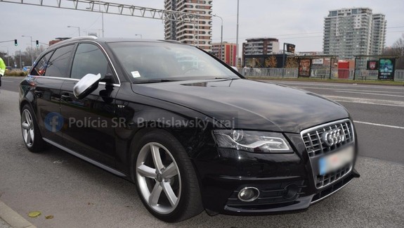 Vodič zrazil chodca na priechode, ušiel, no pohlo sa v ňom svedomie