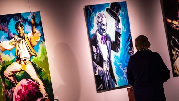 Výstava Petra Žanonyho zobrazuje jeho tvorbu po návrate do Devína