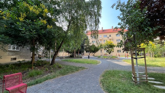 Podarilo sa? Zelený vnútroblok v bratislavskom Starom Meste prešiel revitalizáciou