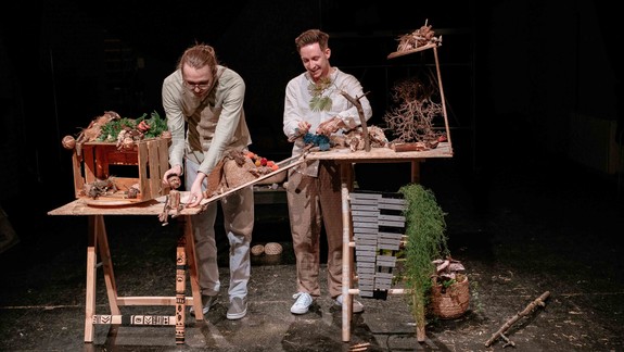 Pre deti: Divadlo Š.E.M. uvádza bábkovú inscenáciu o chlapcovi, vlkovi,vojne, pytliakoch a miznúcich stromoch