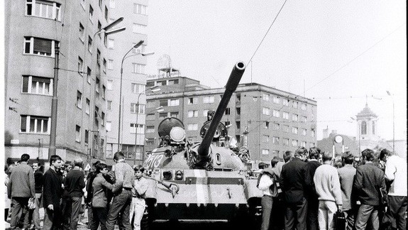 Prezidentka aj politické strany si pripomínajú Deň obetí okupácie Československa