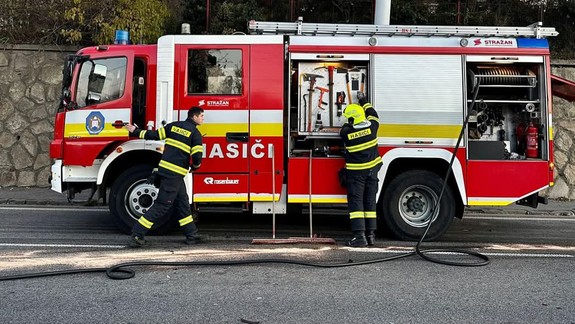Požiar: V jednej z hál na Peknej ceste horelo