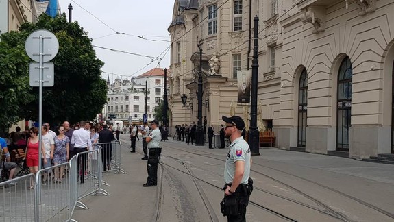 Centrum Bratislavy bolo dnes najstráženejšie miesto - policajti stáli doslova na každom rohu!