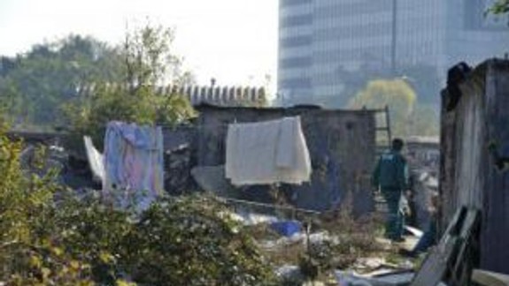 Pred takýmto problémom ešte Bratislava nestála. Ide o osud veľkej skupiny bezdomovcov