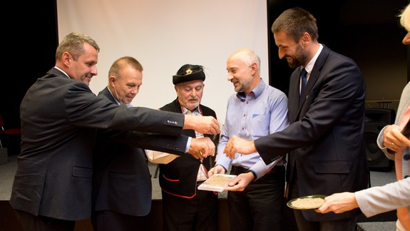 FOTO a VIDEO: V Rovinke uviedli nový film o folklóristovi Vilovi Meškovi