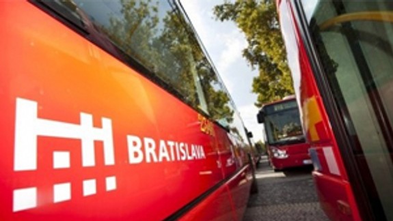 Autobus na linke č. 87 viedol opitý vodič