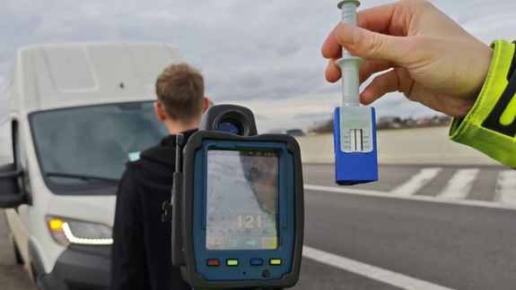 Vodič na R7 prekročil rýchlosť o 61 km/h a jazdil pod vplyvom marihuany