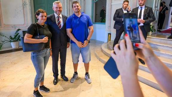 Pellegrini: Pre návštevníkov DOD v paláci je pripravená špeciálna pohľadnica