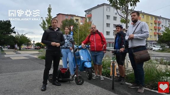 VIDEO Zaujímavý experiment: Ako rýchlo prejdete v špičke mestom na bicykli, autom či MHD?