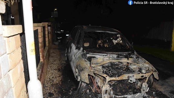 Uplynulá noc v Bratislave a okolí bola rušná - policajti zasahovali pri troch požiaroch